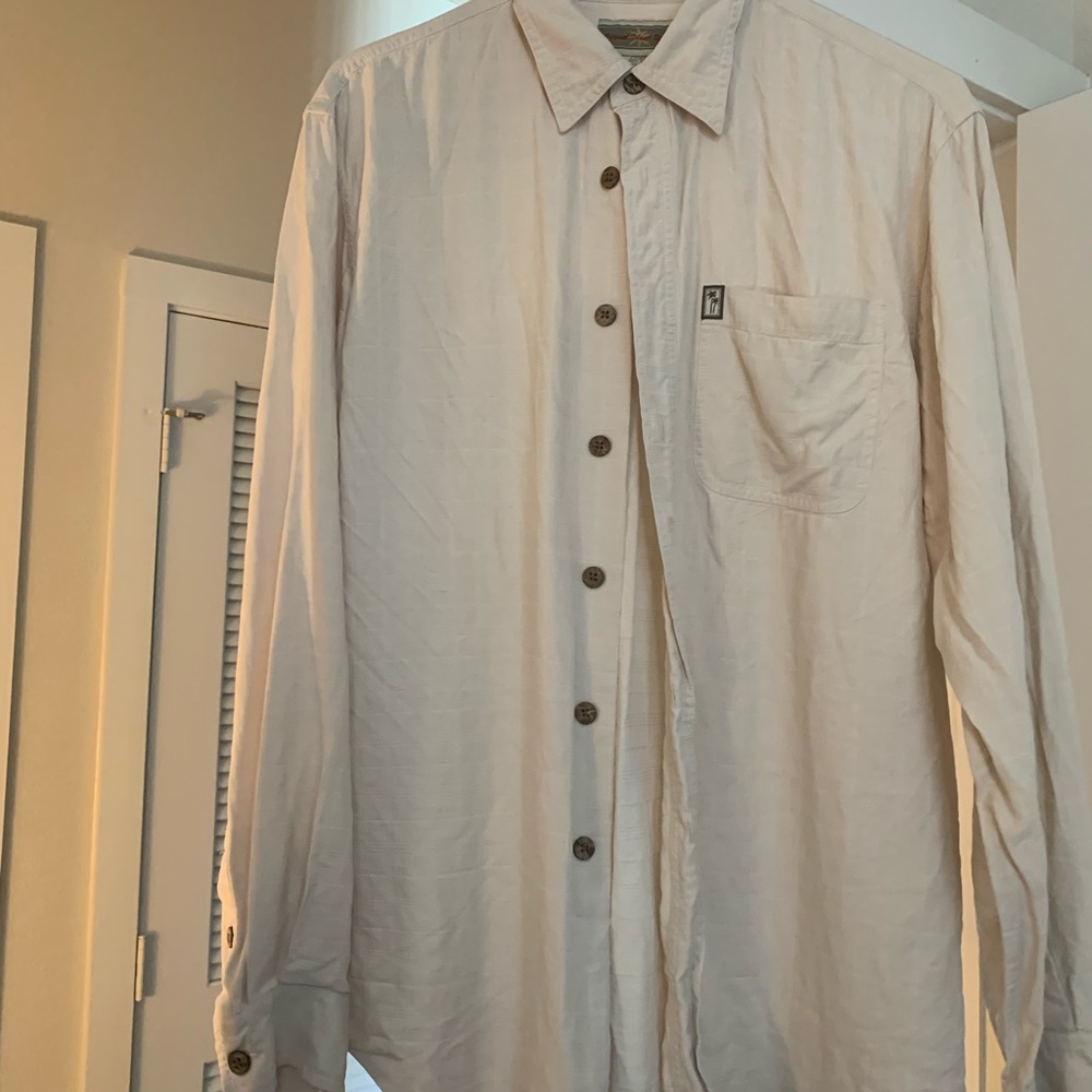 Long sleeve shirt.